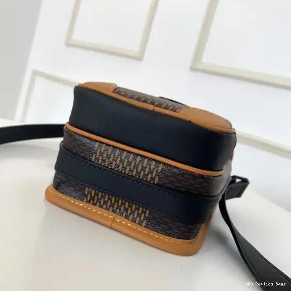 Aaa replica ru MESSENGER AMAZONE VUITTON LOUIS NANO 0620